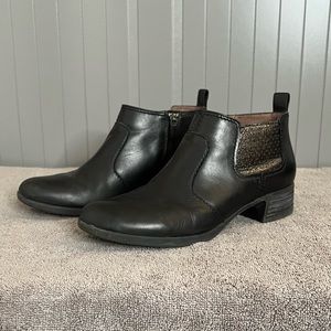 Dansko women’s heeled booties, size 8